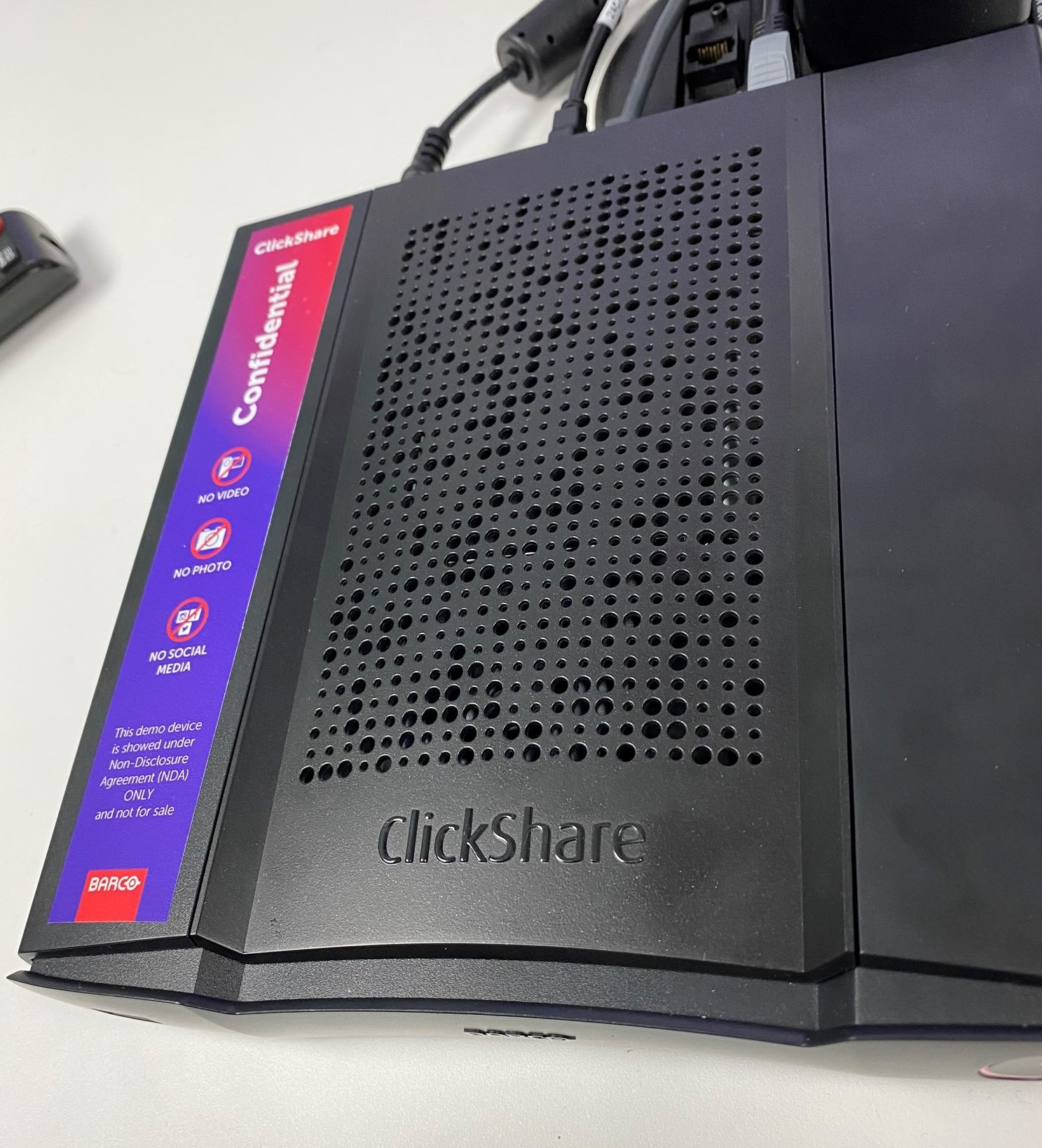 Clickshare Conference Unboxed